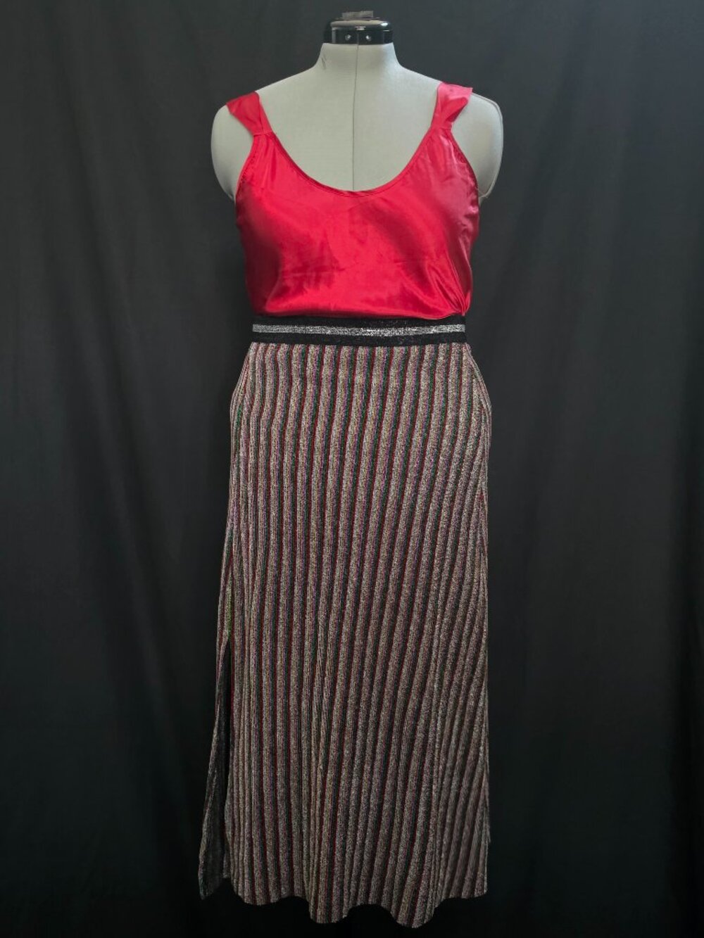 Vintage Honors Intimates Red Slip – Size Large – Scoop Neckline & Plunge Back